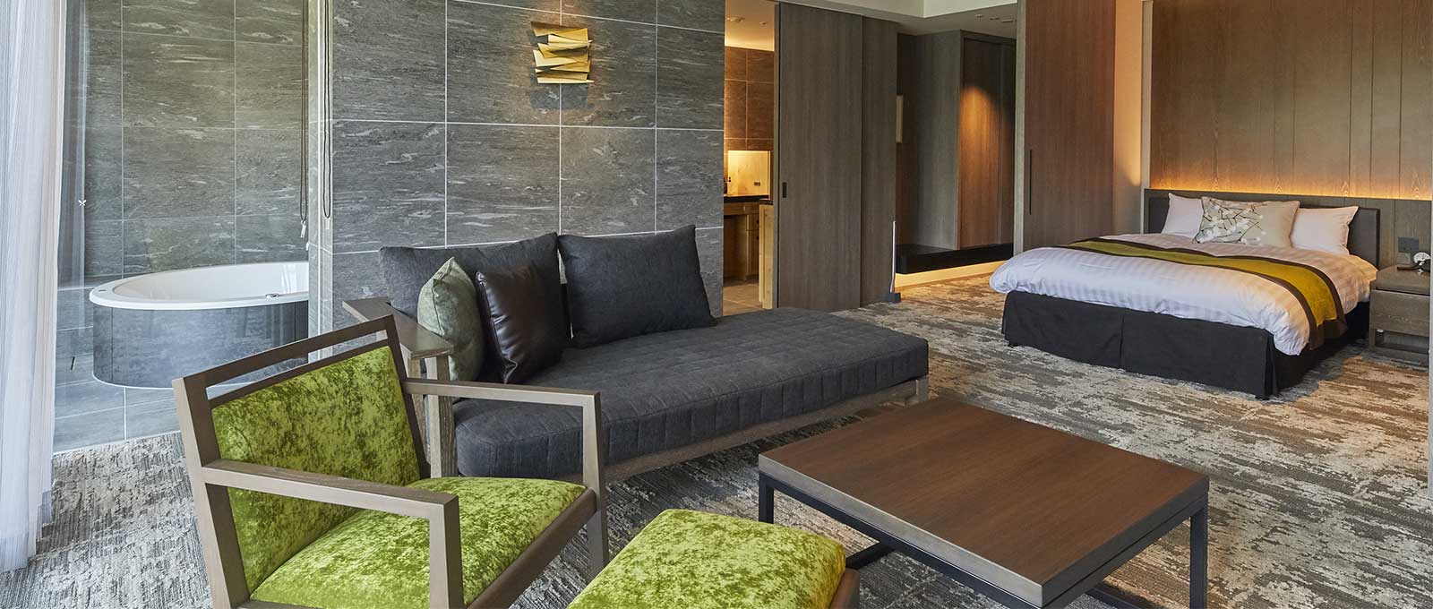 洋室　定員：3名　広さ：92～99㎡