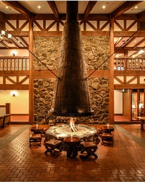 ロビーラウンジ「アゼリア」