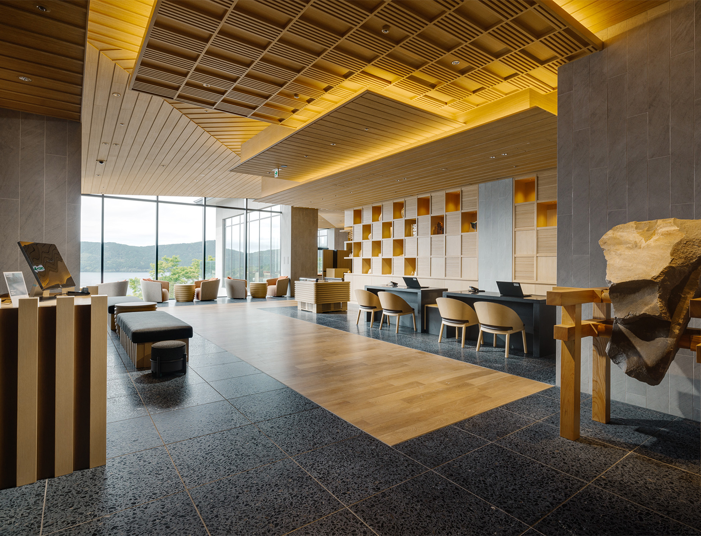 エントランスホール