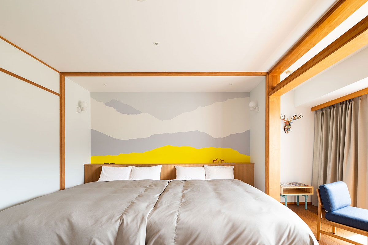 BIG BED ROOM PHOTO 2