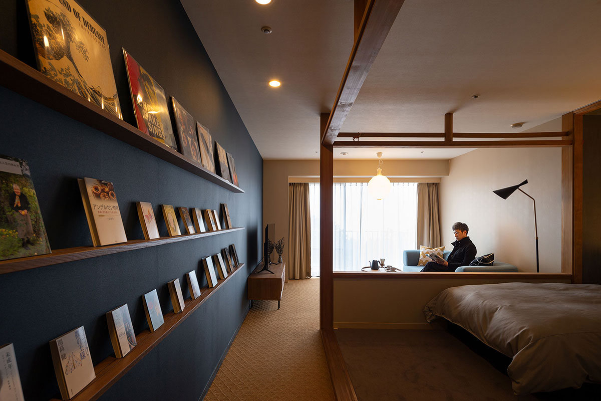 BOOK & MUSIC ROOM PHOTO 1