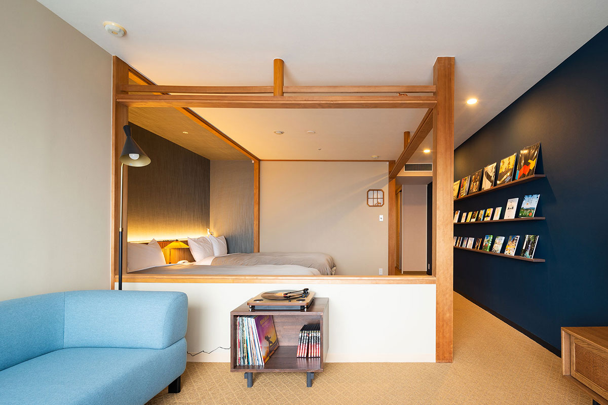 BOOK & MUSIC ROOM PHOTO 4