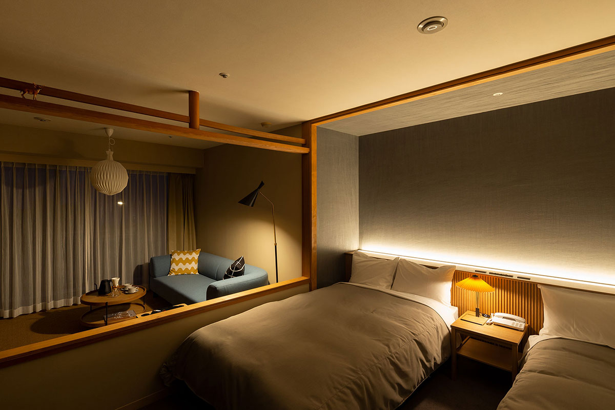 BOOK & MUSIC ROOM PHOTO 6