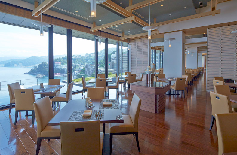 カフェ（レストラン オリーヴァ）