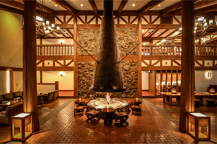 ロビーラウンジ「アゼリア」