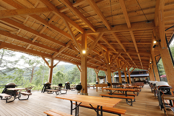 付帯施設：グラマラスダイニング