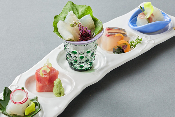 造里「本日のお造り盛り合わせ つま物一式」