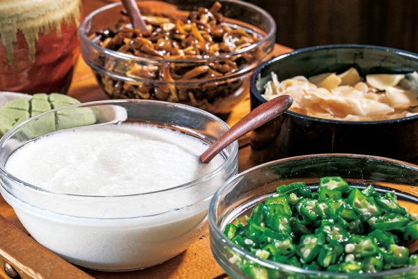 朝食ブッフェの新メニュー“まぐろ丼”