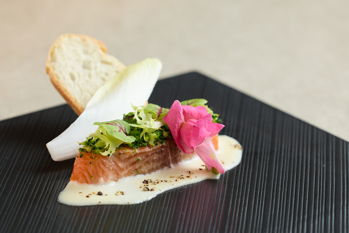 朝食ブッフェの新メニュー“まぐろ丼”