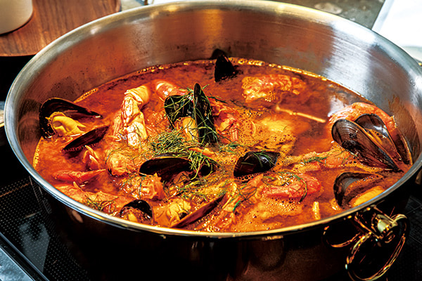 舞阪の魚市場より　具沢山ブイヤベース