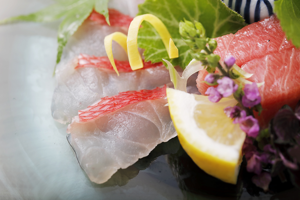 初夏の味覚、東伊豆産の地魚を特製カルパッチョで