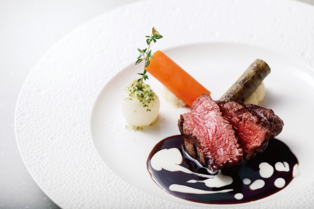 手間を惜しまない、ていねいな仕事が生み出す洗練された料理