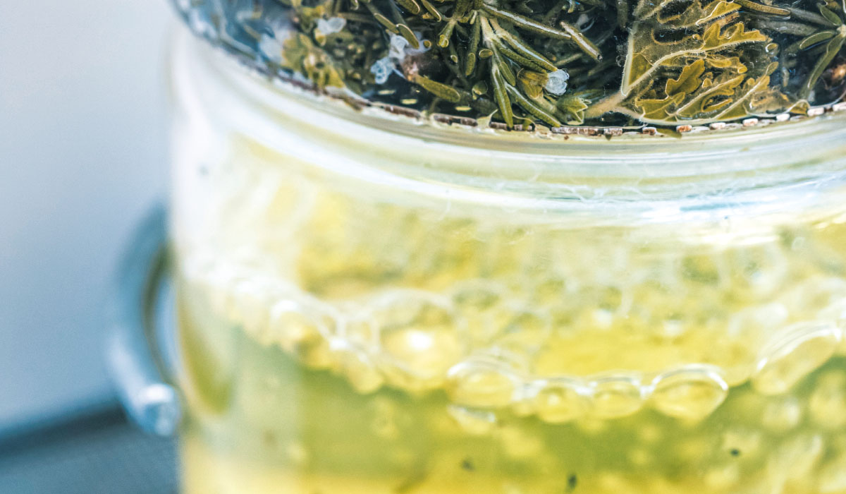 香りに包まれるテーマパークでボタニカル香水づくりに挑戦